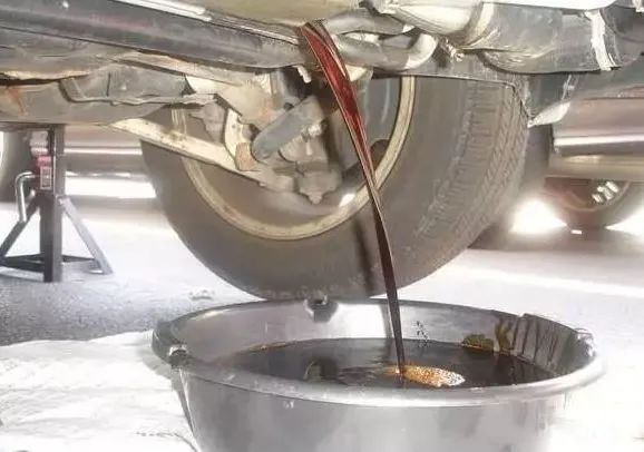 潔匠凈化·的凈工業(yè)除臭劑_廢機油處理難度大，擺脫“惡臭異味”又有什么方向？